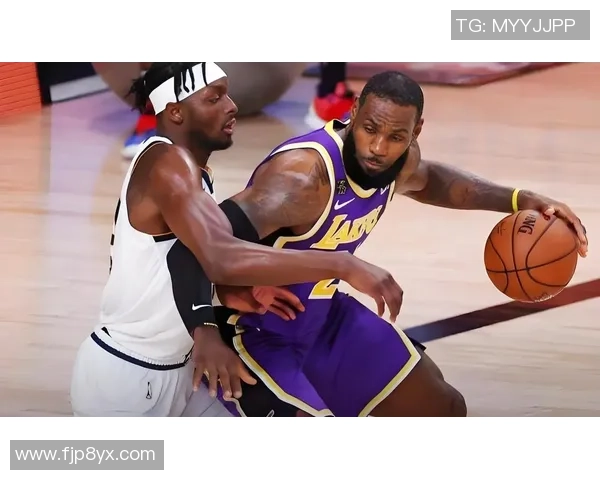 热火与湖人激战正酣球迷热议精彩瞬间与战术对决